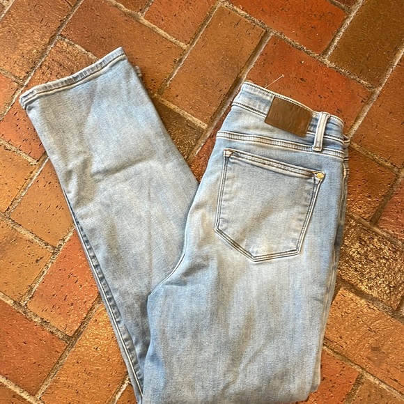 Judy Blue Classic Blue Jeans - Picture 1 of 6